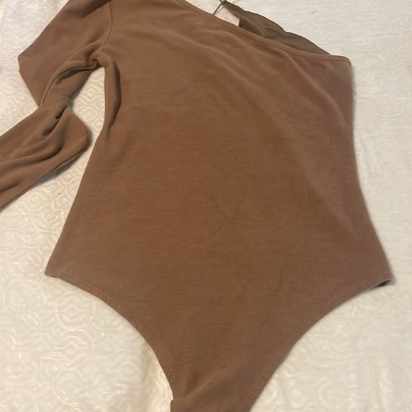 Super soft one shoulder long sleeve bodysuit - Picture 3 of 3